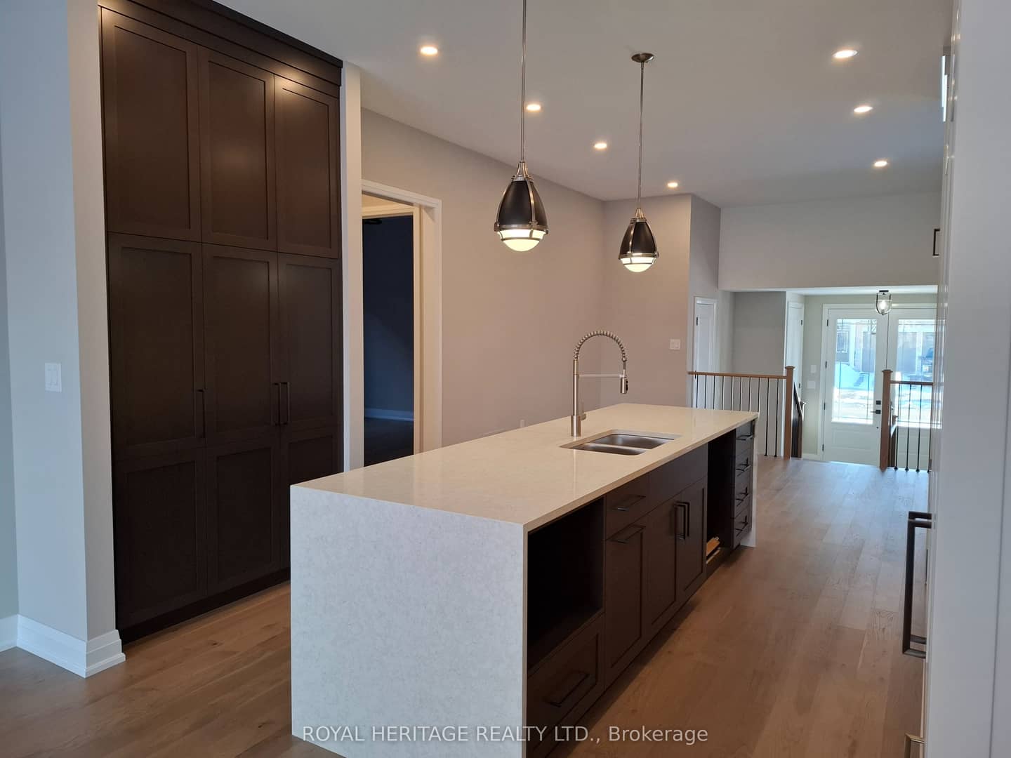 8 St Augustine Drive, Whitby, ON L1M 0L7