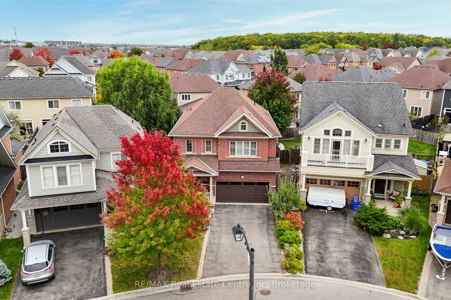 52 Bardoe Crescent, Milton, ON L9T 0R7