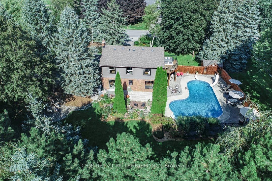 1666 Spruce Drive, Caledon, ON L7K 1B2