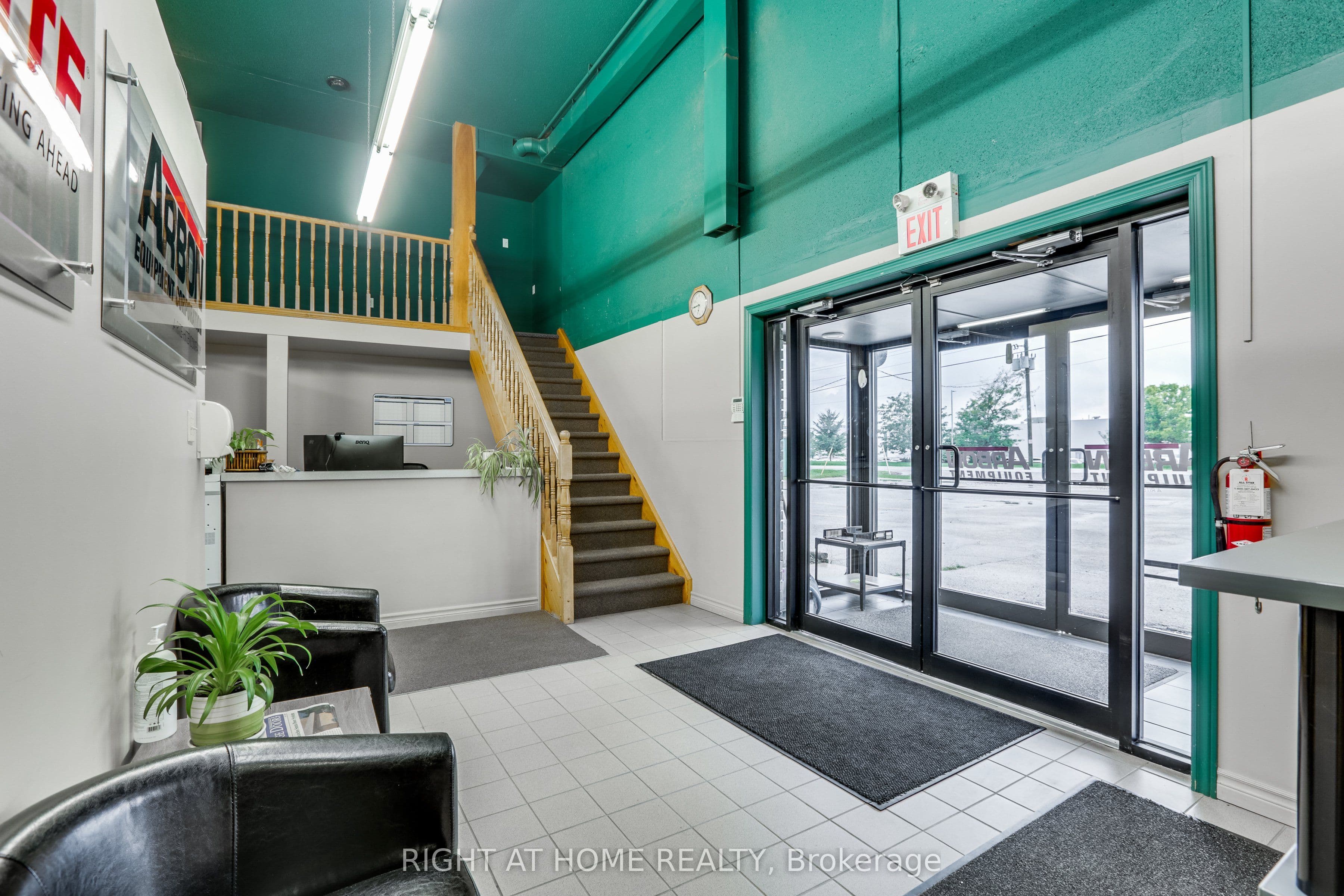 1464 Crumlin Side Road, London East, ON N5V 1S1
