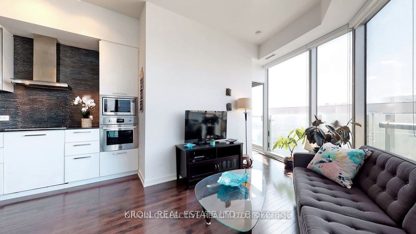 12 York Street 3107, Toronto, ON M5J 0A9