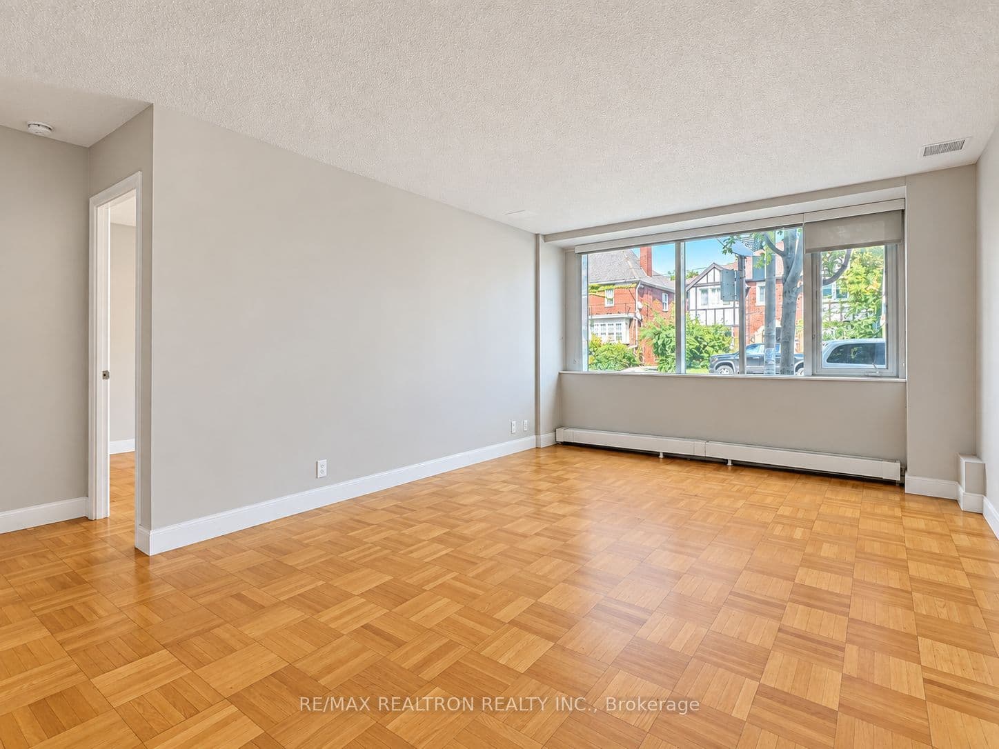 990 Avenue Road 104, Toronto, ON M5P 2K8