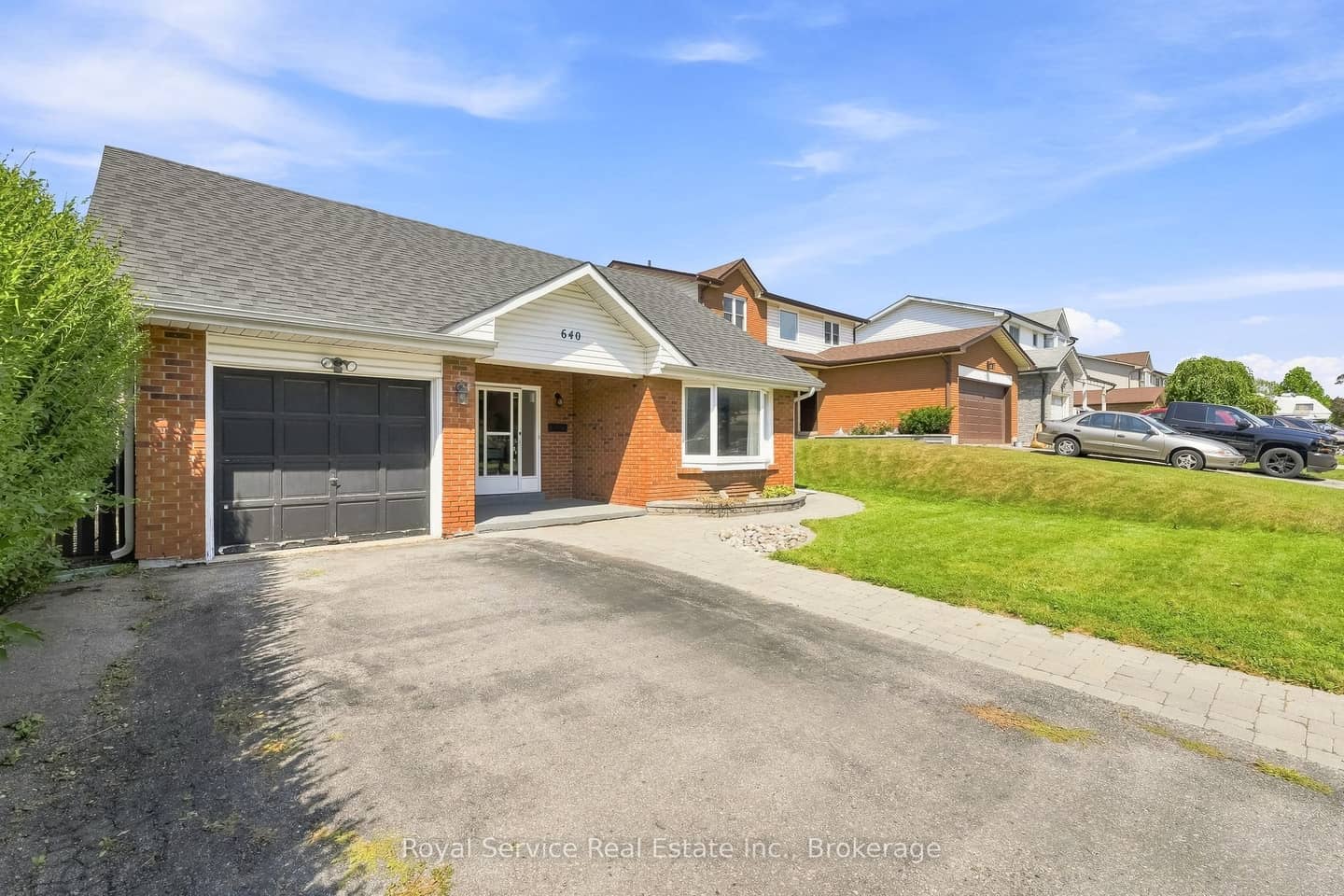 640 Hillcroft Street, Oshawa, ON L1G 7K6
