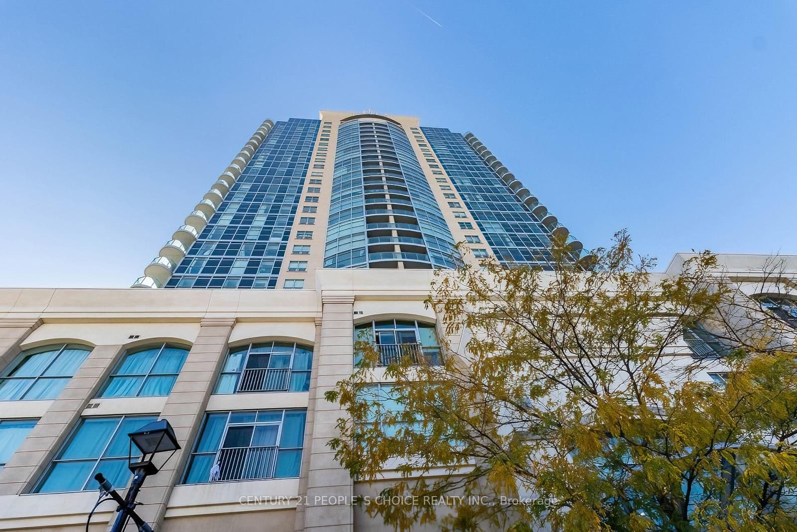 9 George Street 1512, Brampton, ON L6X 0T6