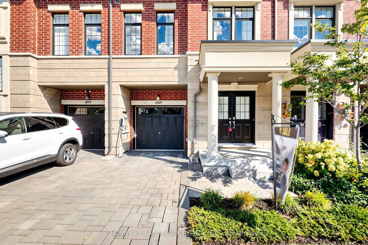 1669 Vellore Crescent, Mississauga, ON L5G 0C3