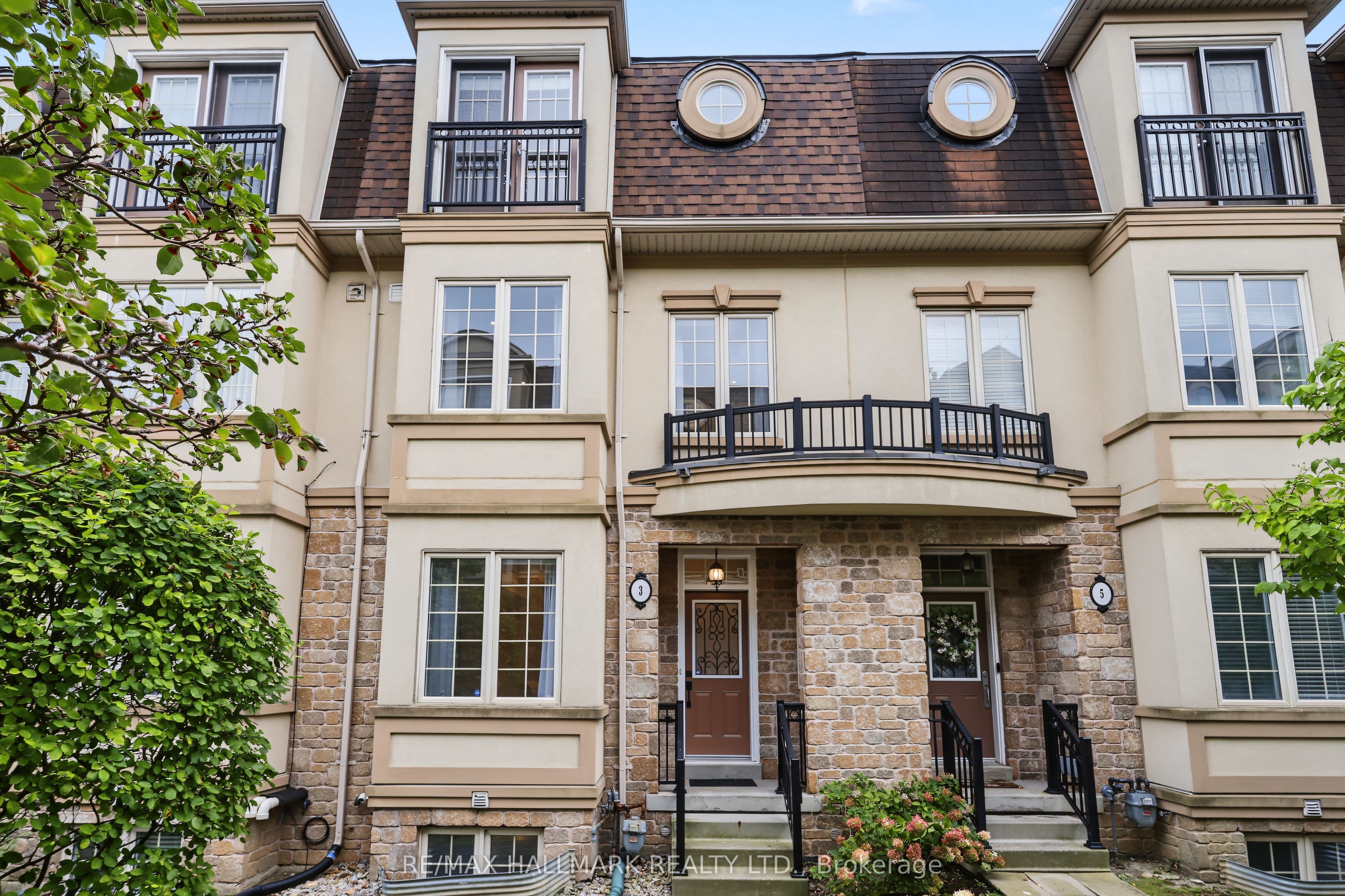 3 Flook Lane, Toronto, ON M2R 3Y5