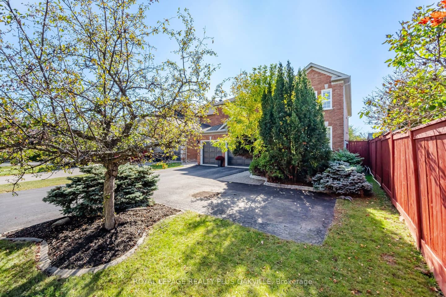 5892 Glen Erin Drive, Mississauga, ON L5M 5K4