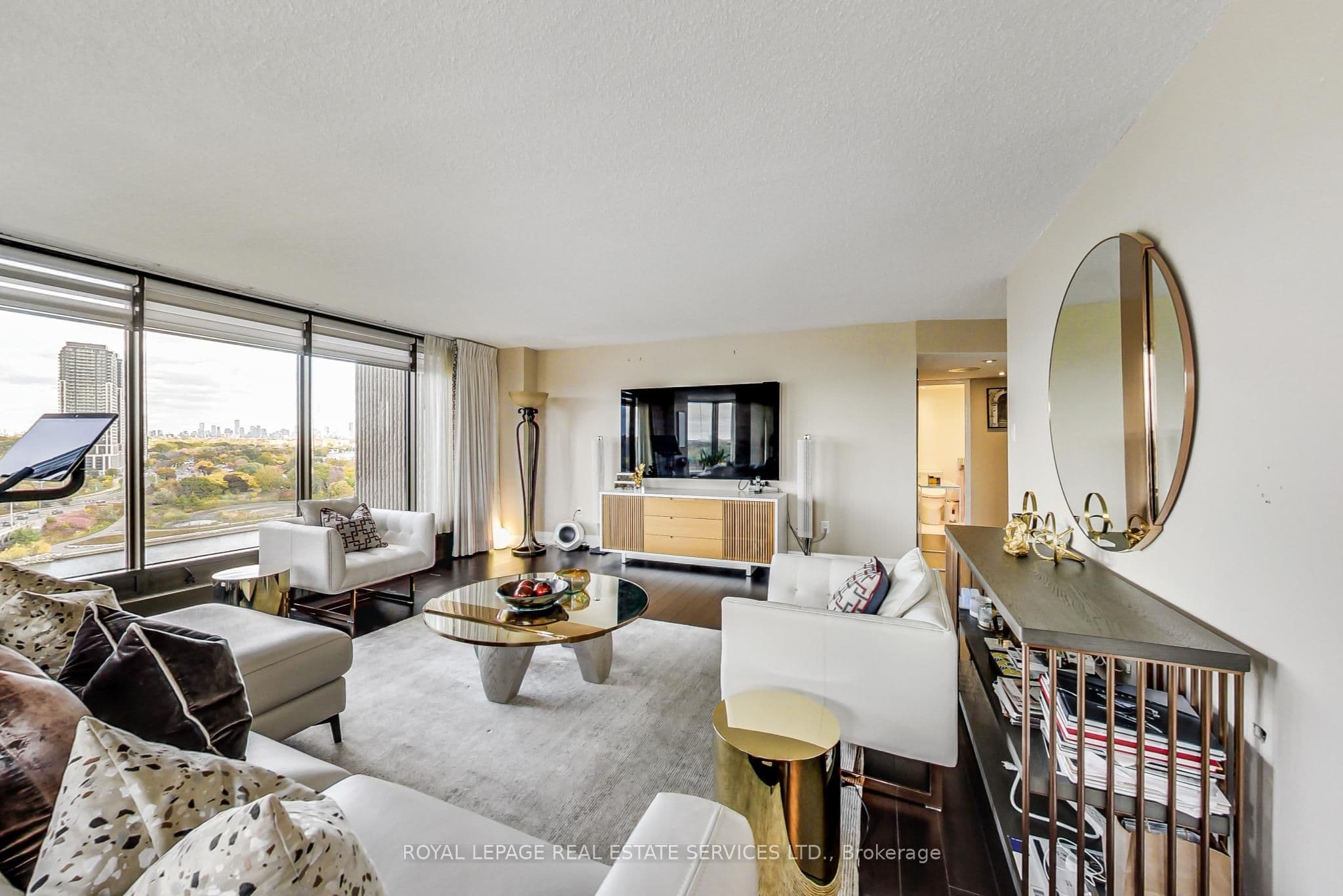 2045 Lake Shore Boulevard W 1110, Toronto, ON M8V 2Z6