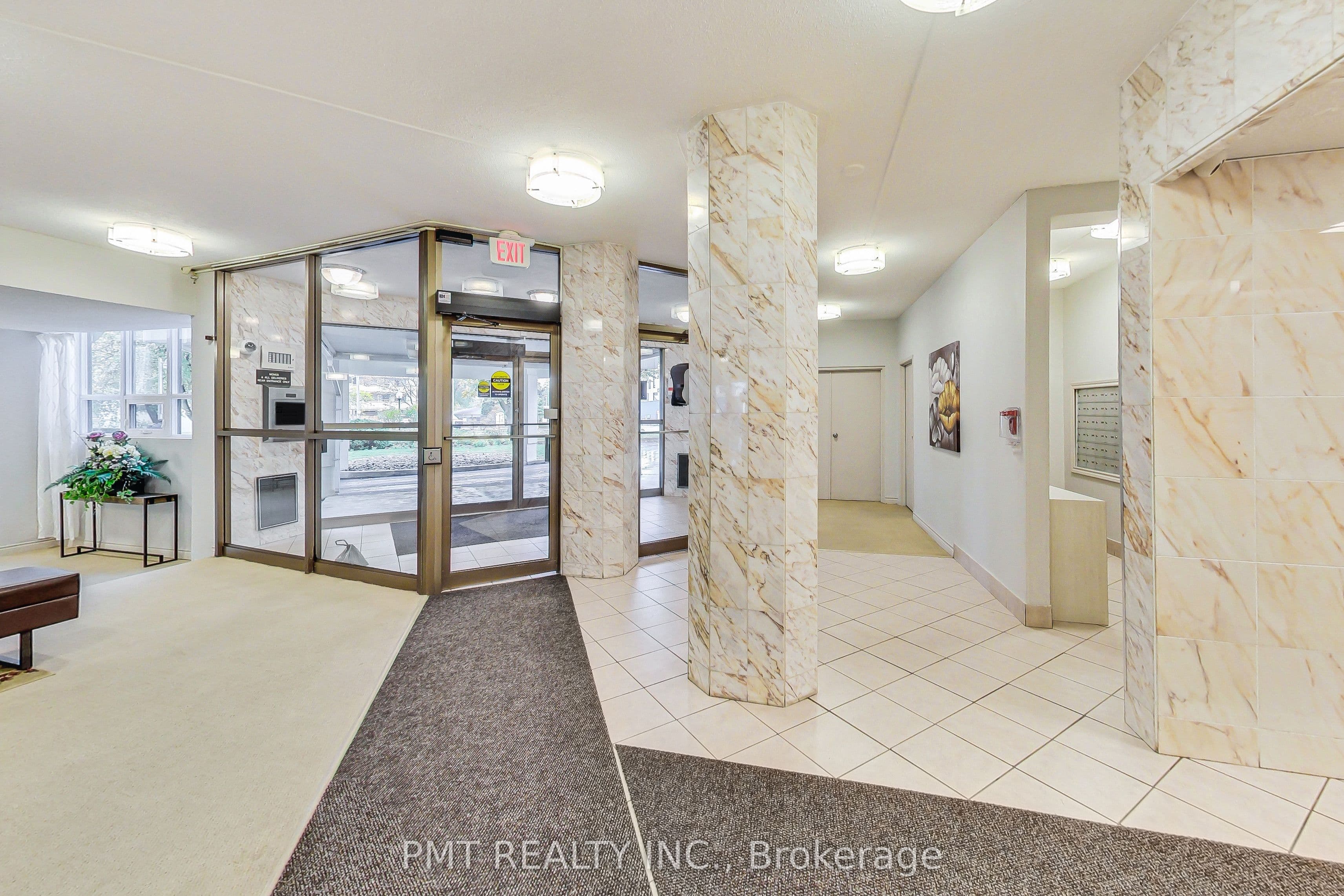 2323 Confederation Parkway 1105, Mississauga, ON L5B 1R6
