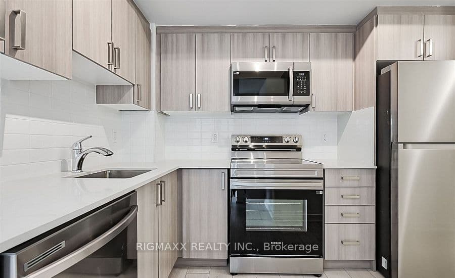 556 Marlee Avenue W 521, Toronto, ON M6B 0B1