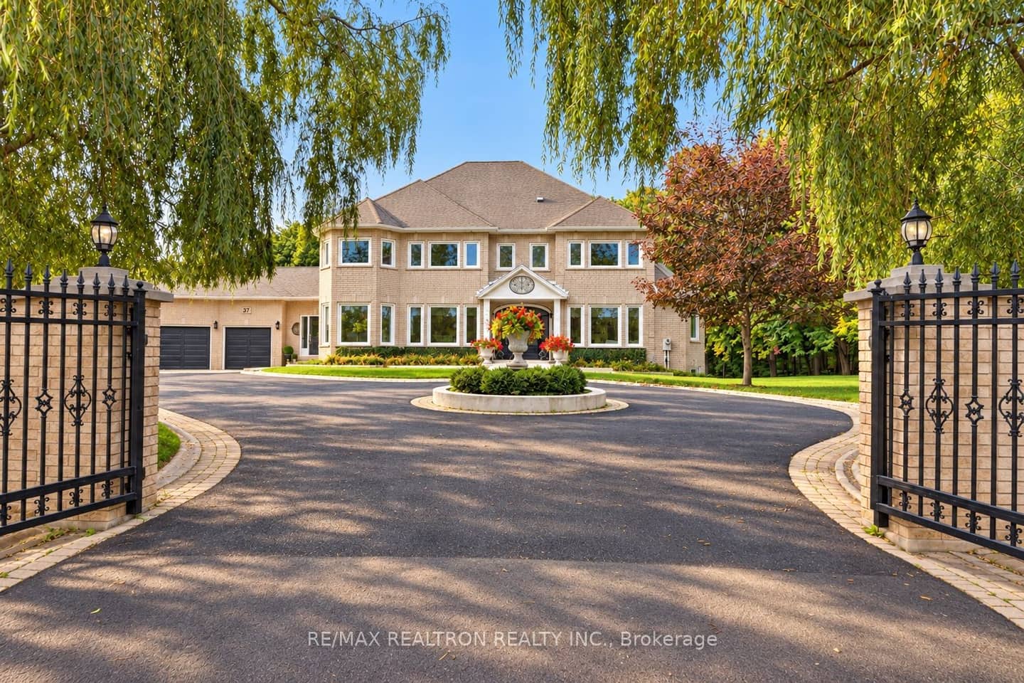 37 Offord Crescent, Aurora, ON L4G 0K5