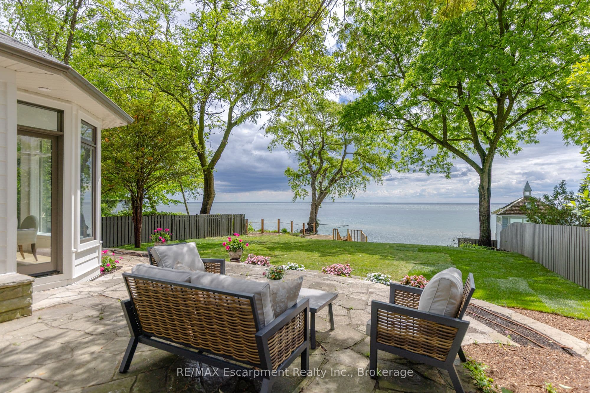 21 Second Street, Oakville, ON L6J 3T1