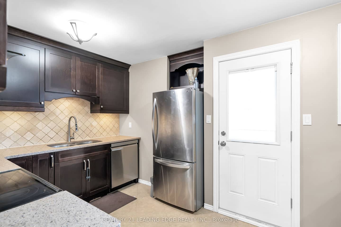 10 Fairbairn Court, Clarington, ON L1C 4K9