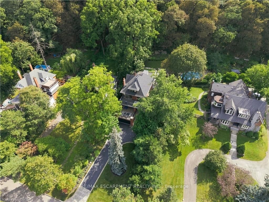 2 Freeman Place, Hamilton, ON L8N 2G5
