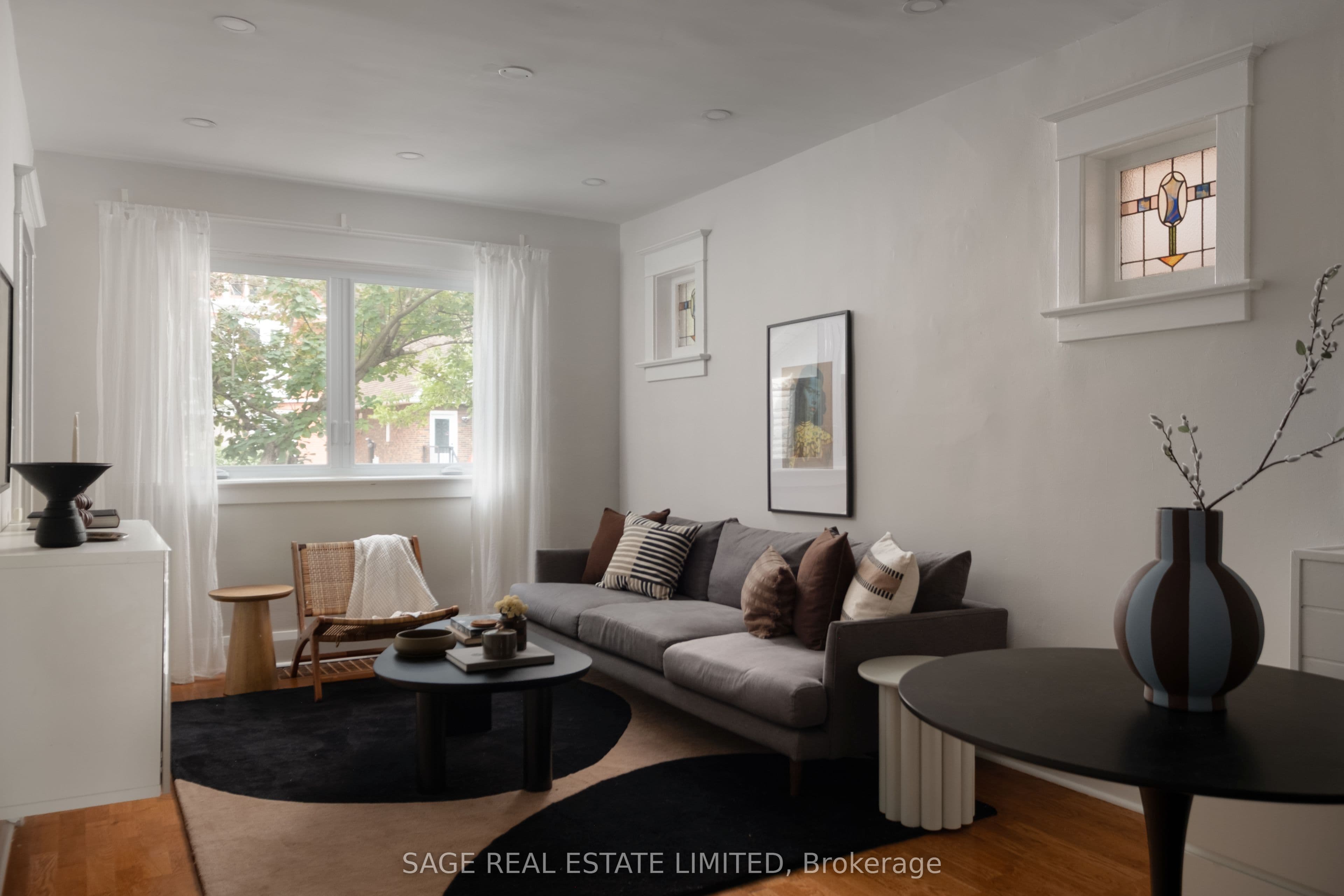 74 Barrington Avenue, Toronto, ON M4C 4Z1
