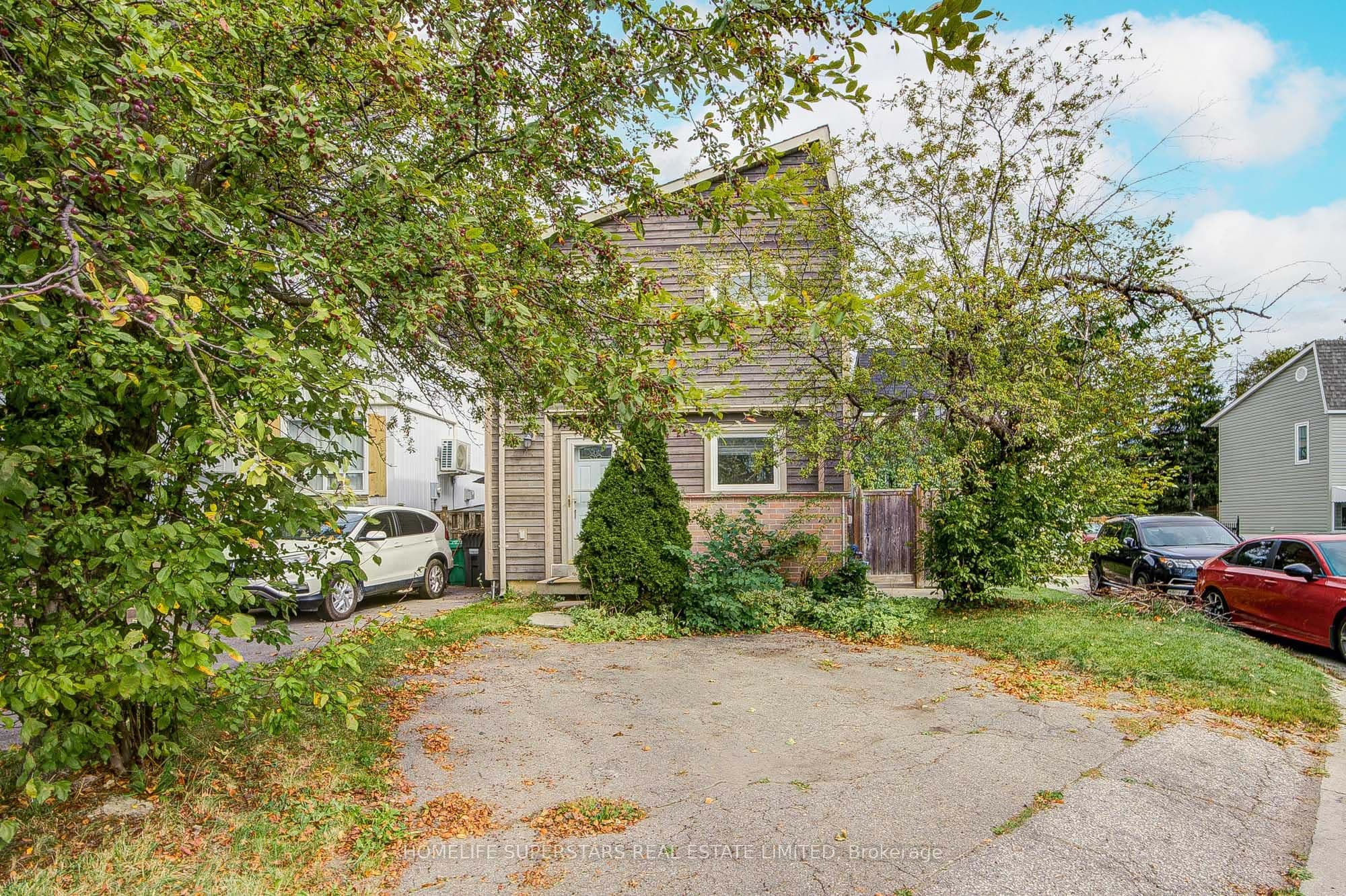 50 Hoskins Square, Brampton, ON L6S 2N6