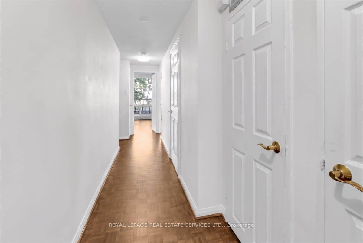 190 St George Street 501, Toronto, ON M5R 2N4
