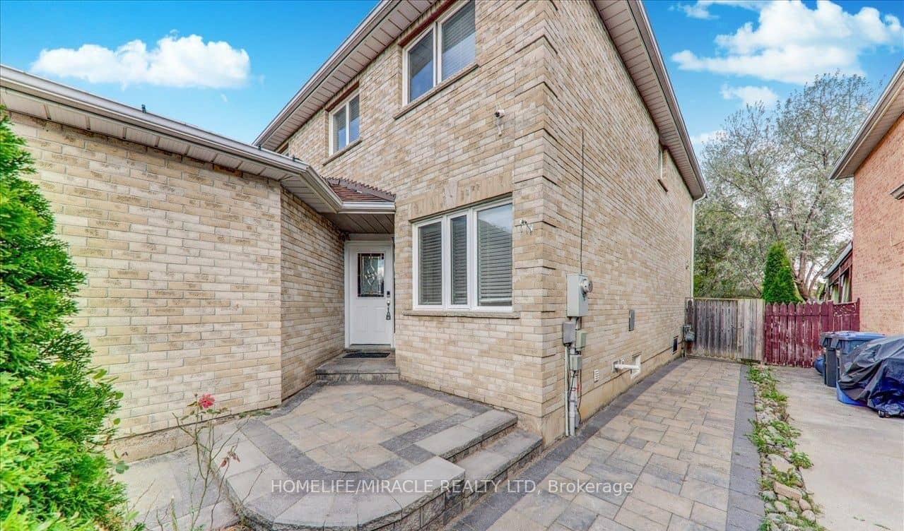 78 Castlehill Road, Brampton, ON L6X 4C8