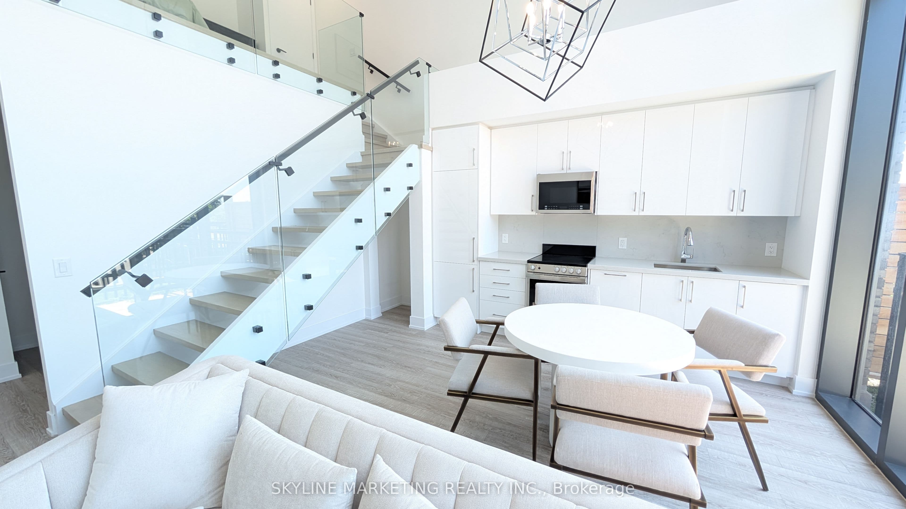 2450 Old Bronte Road 102, Oakville, ON L6M 5P6