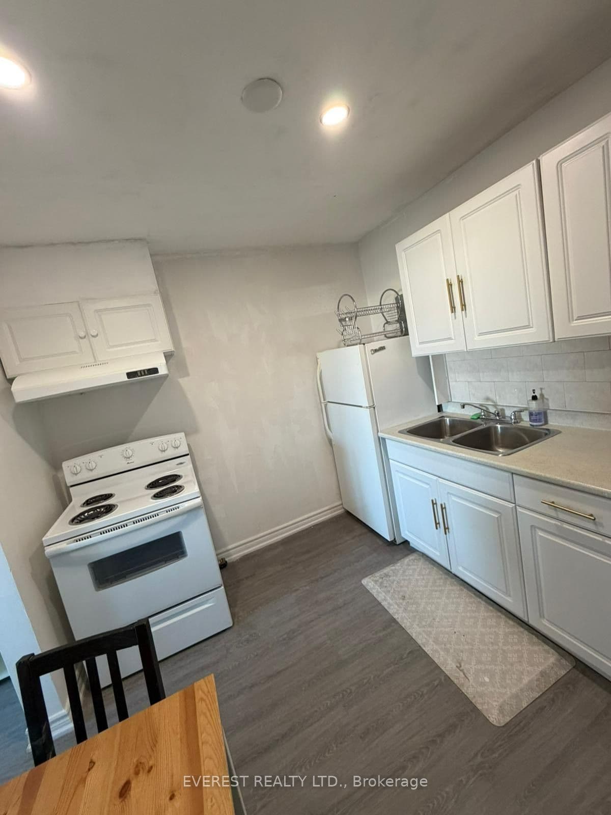 1356 Kennedy Road, Toronto, ON M1P 2L7