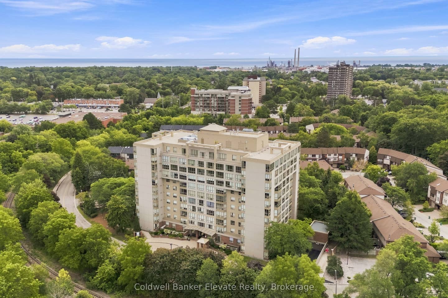 1110 Walden Circle 312, Mississauga, ON L5J 4R3