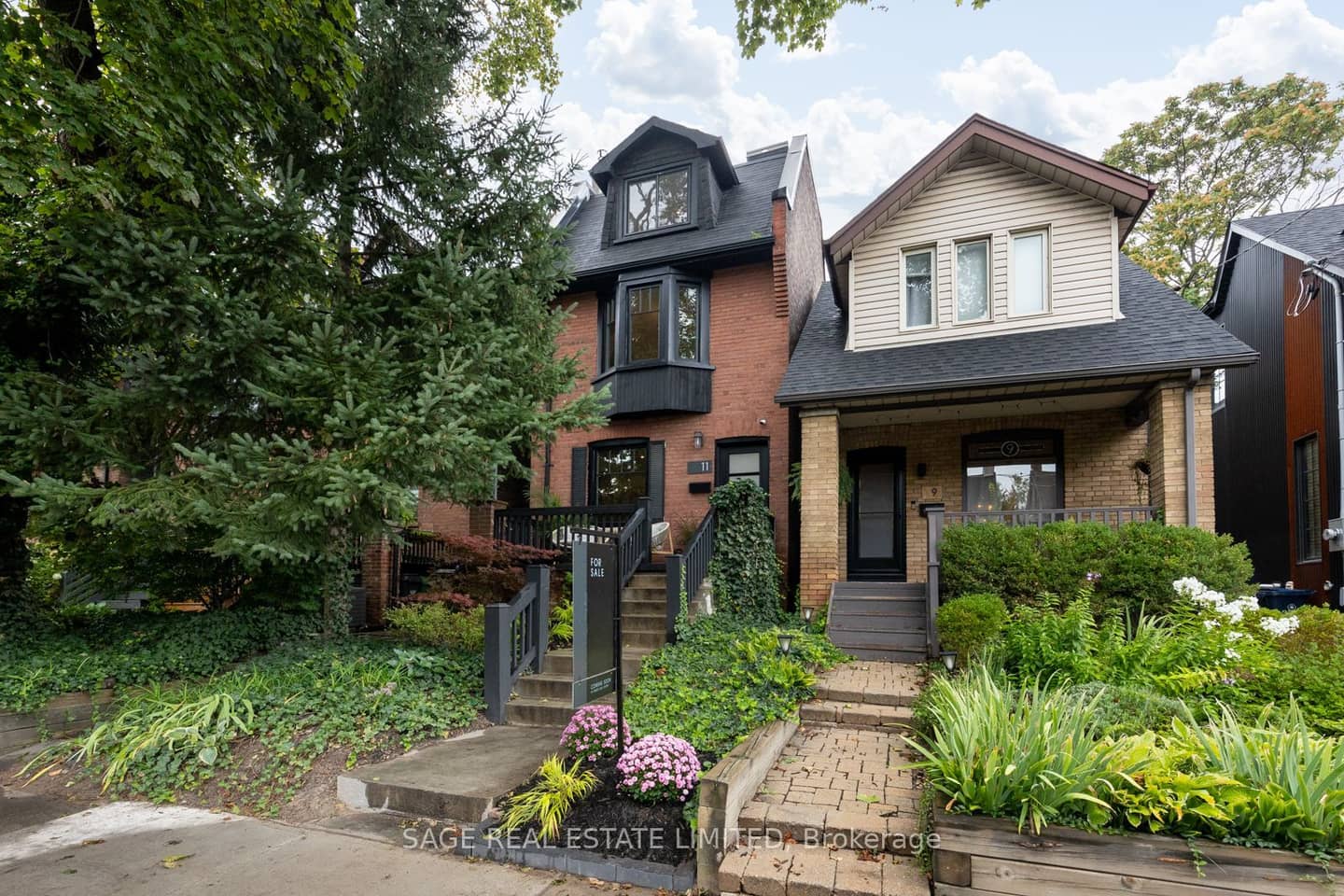 11 Bertmount Avenue, Toronto, ON M4M 2X8