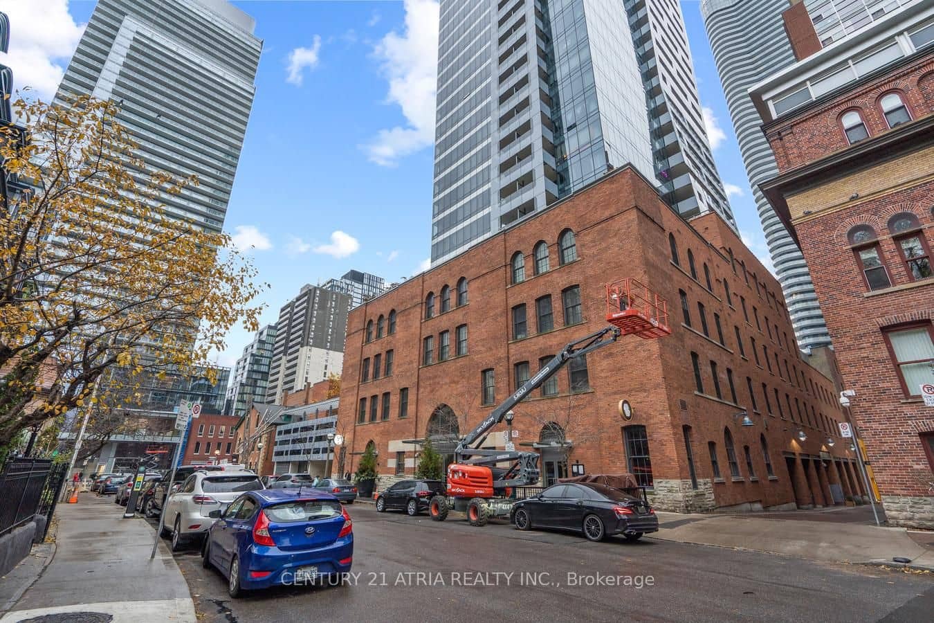 5 St Joseph Street 207, Toronto, ON M4Y 1J6