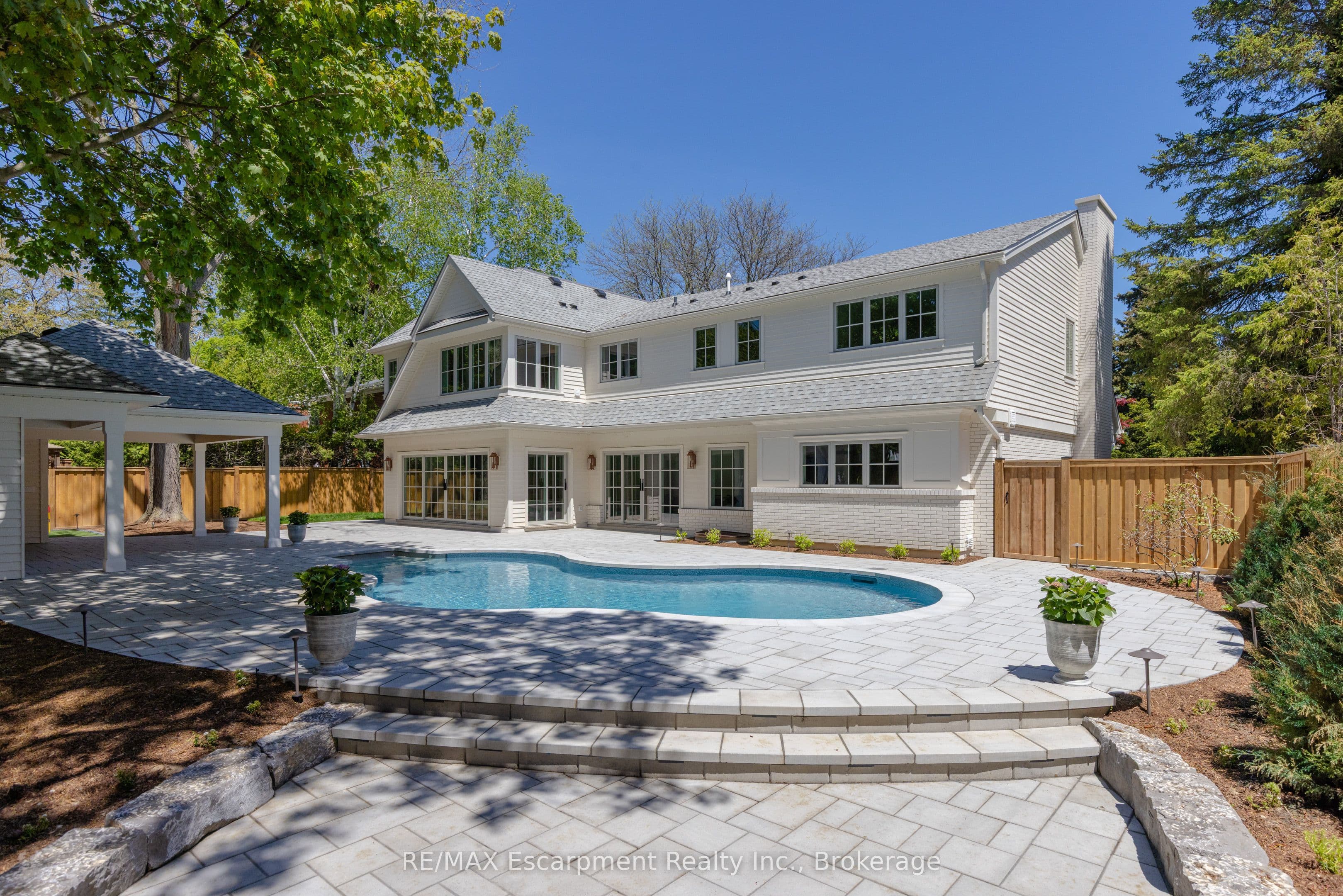 130 Edgecliffe Place, Burlington, ON L7L 3Z3