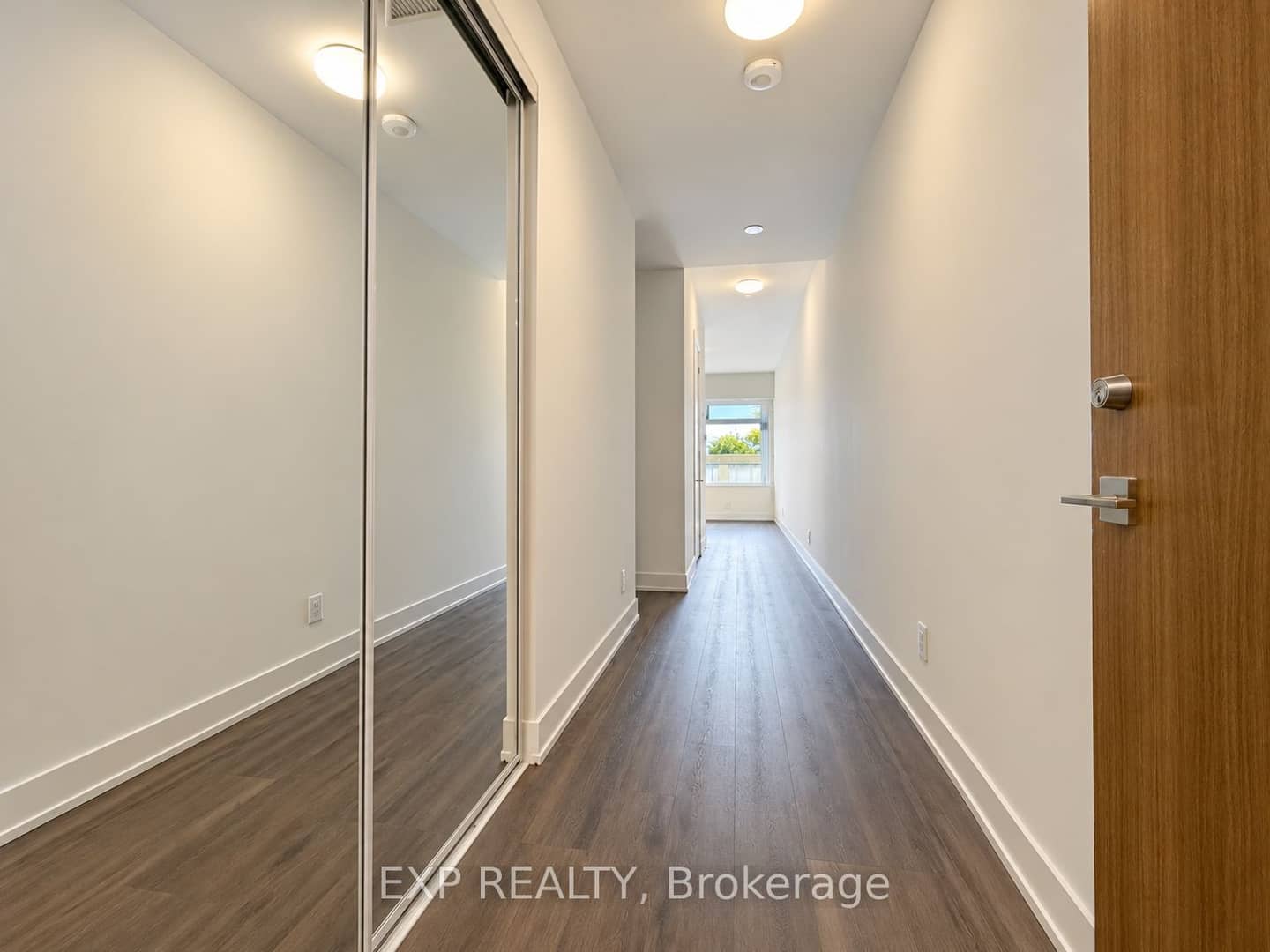 111 St Clair Avenue W 315, Toronto, ON M4V 1N5