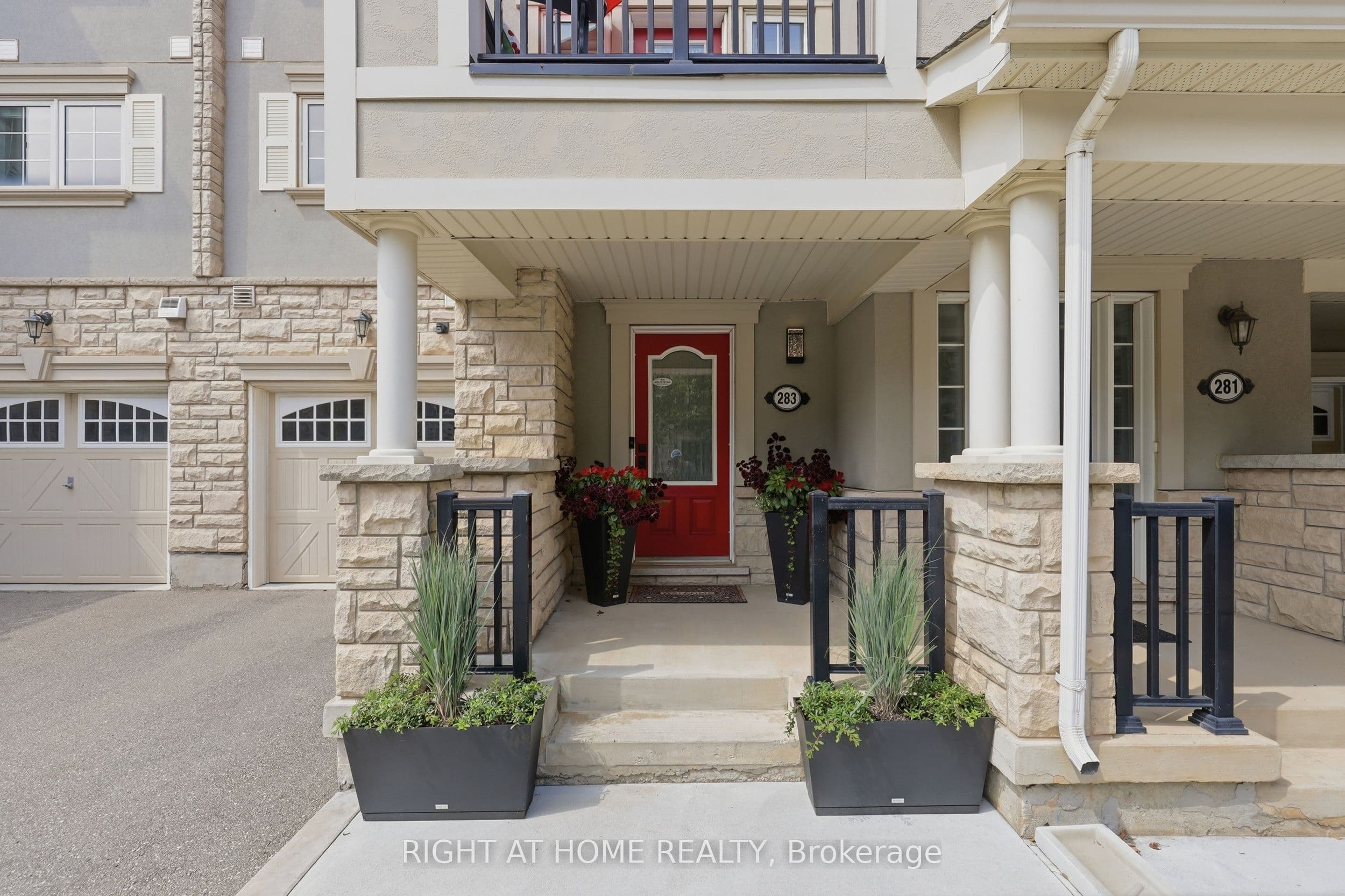 283 Ellen Davidson Drive, Oakville, ON L6M 0V6