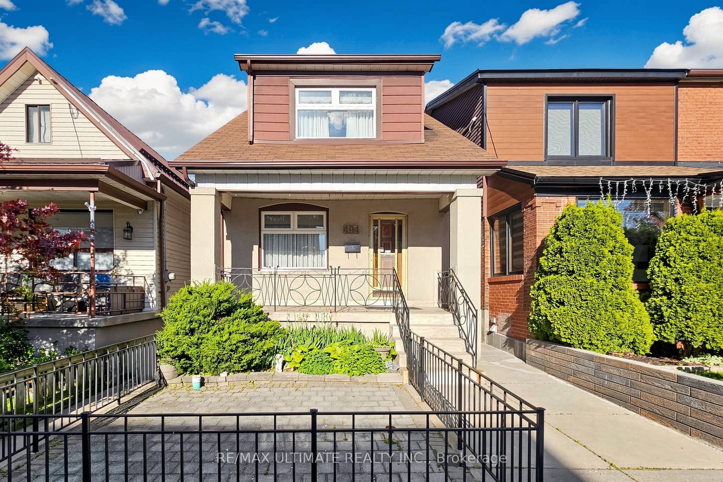 494 Oakwood Avenue W, Toronto, ON M6E 2W7