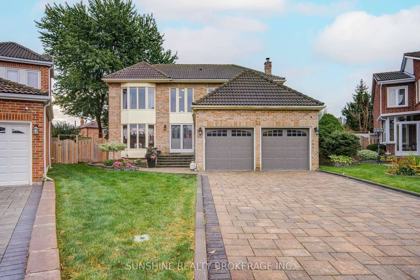23 Parsborough Court, Toronto, ON M1B 4Y2