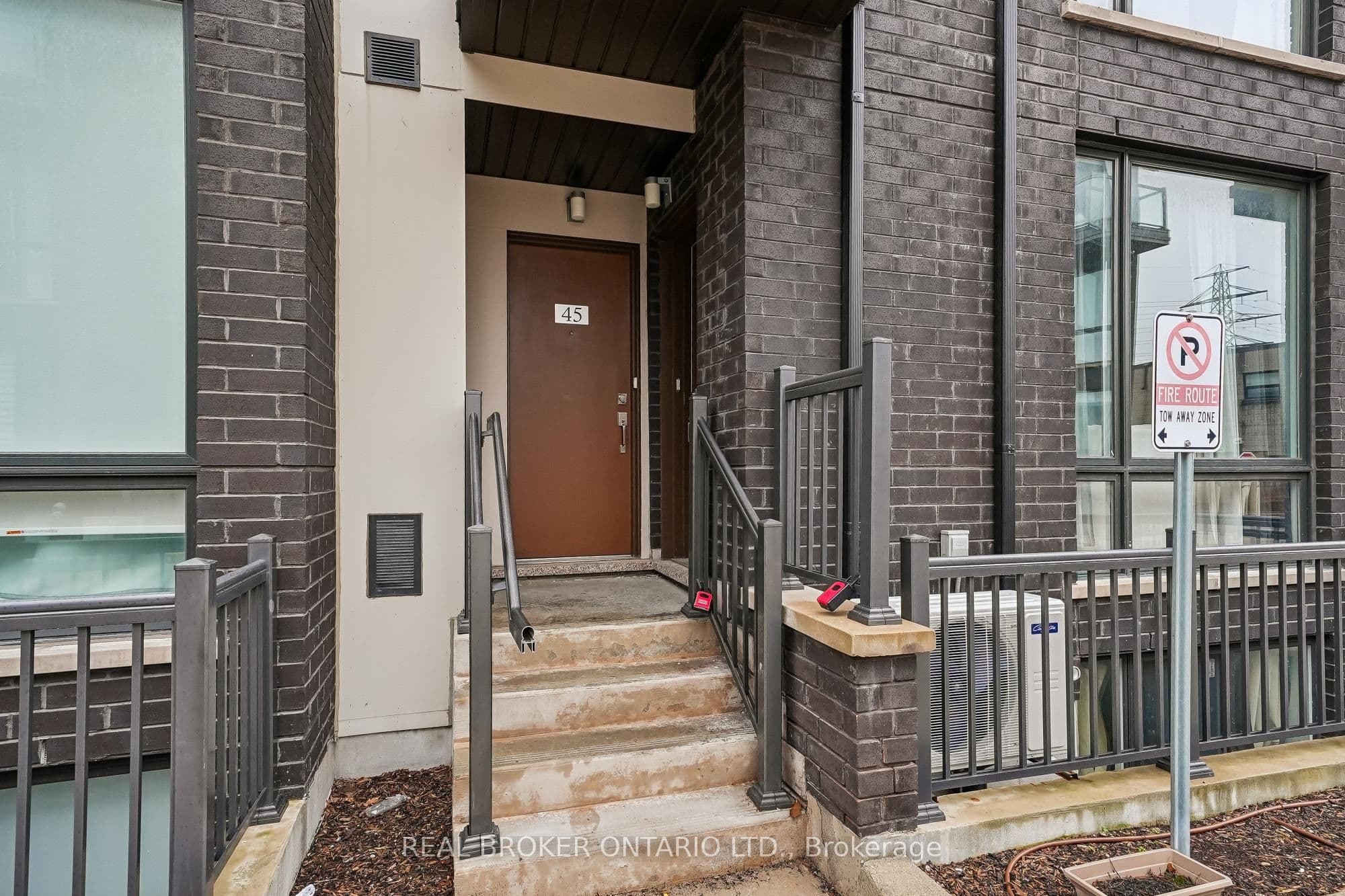 26 Fieldway Road 46, Toronto, ON M8Z 3L2