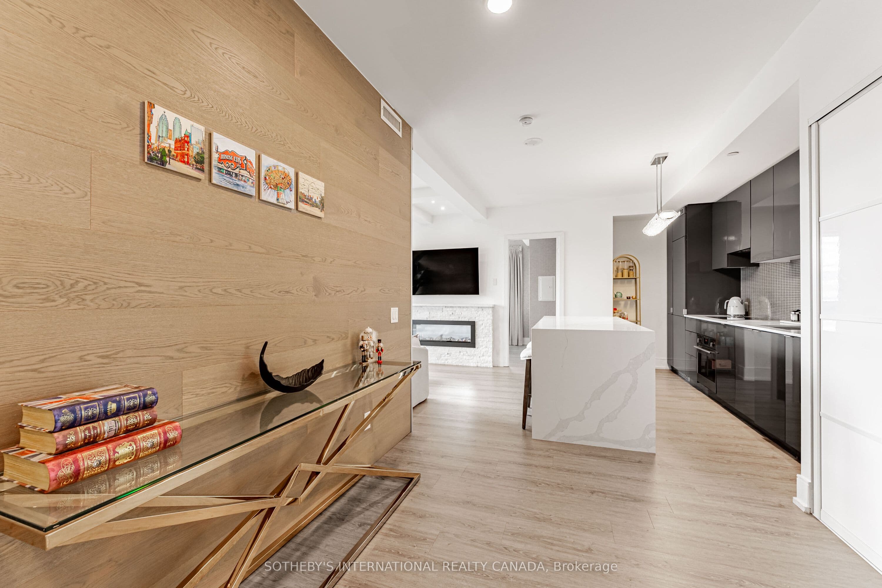 7 Grenville Street 4511, Toronto, ON M4Y 0E9
