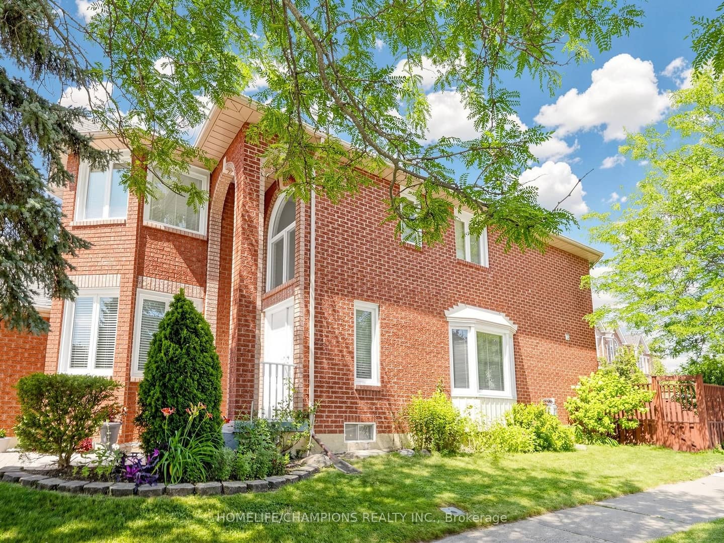 1622 Sandhurst Crescent, Pickering, ON L1V 6R5