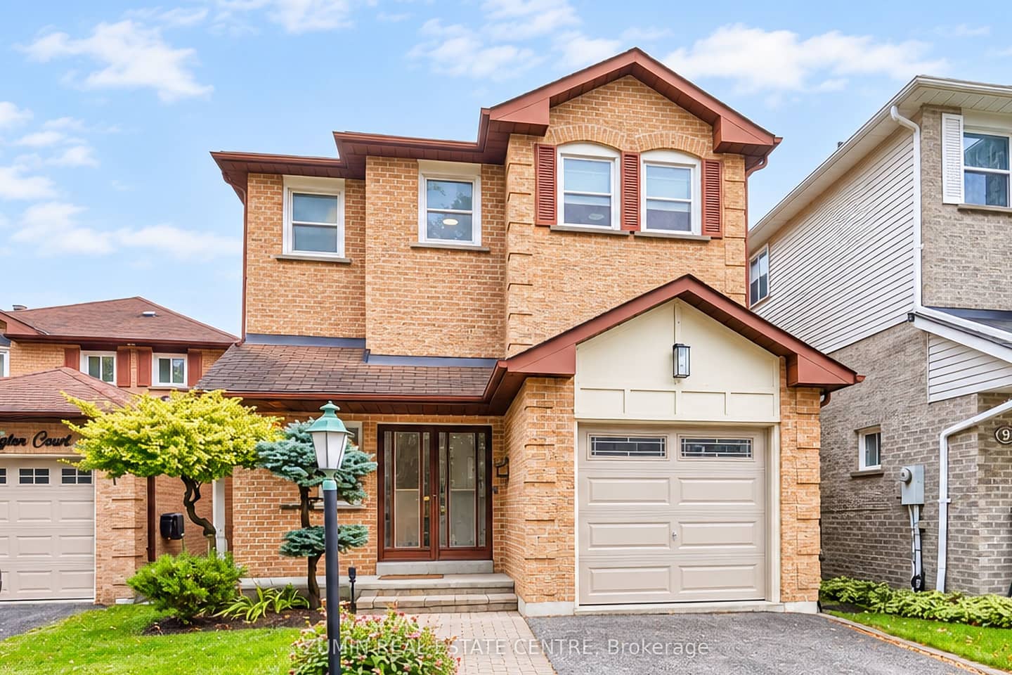 11 Whittington Court, Ajax, ON L1S 4L4
