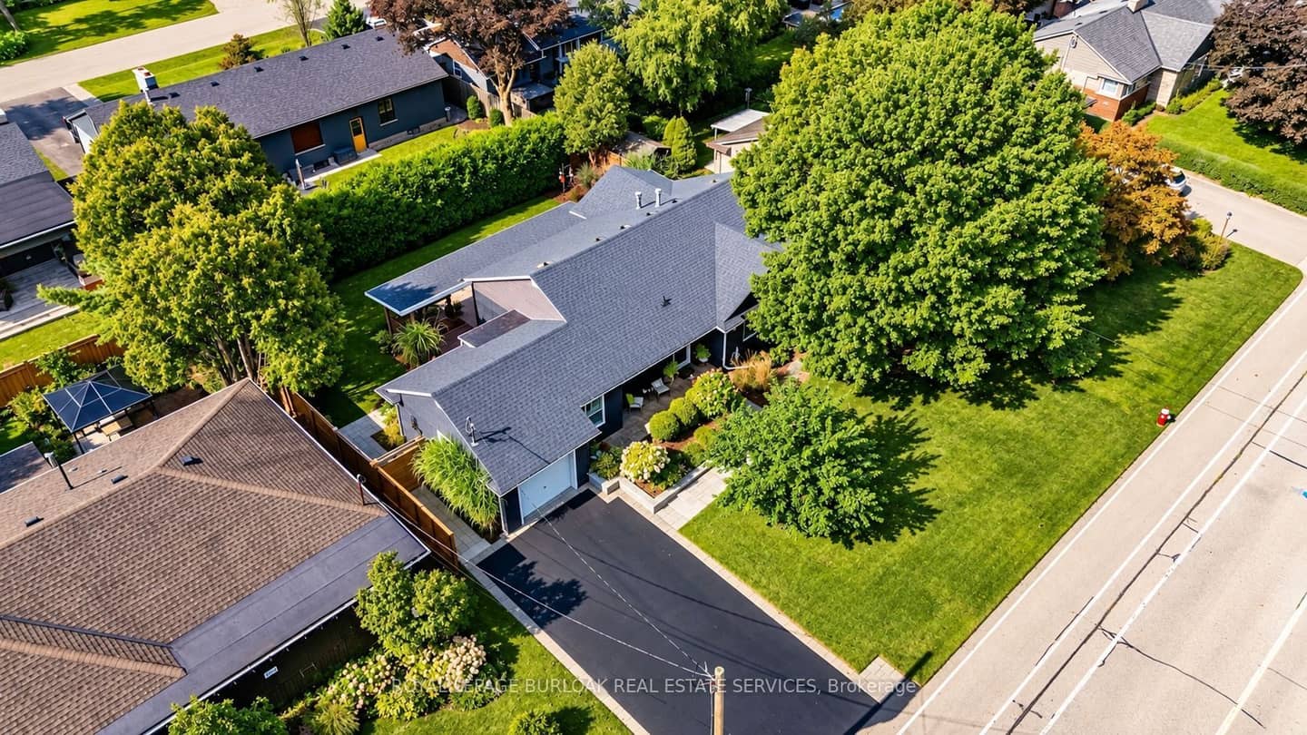 896 Eagle Drive, Burlington, ON L7T 3A4