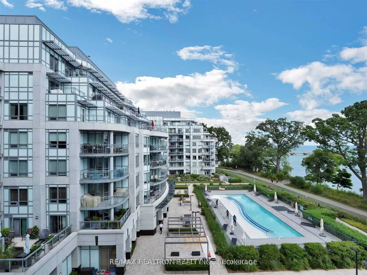 3500 Lakeshore Road W 229, Oakville, ON L6L 0B4