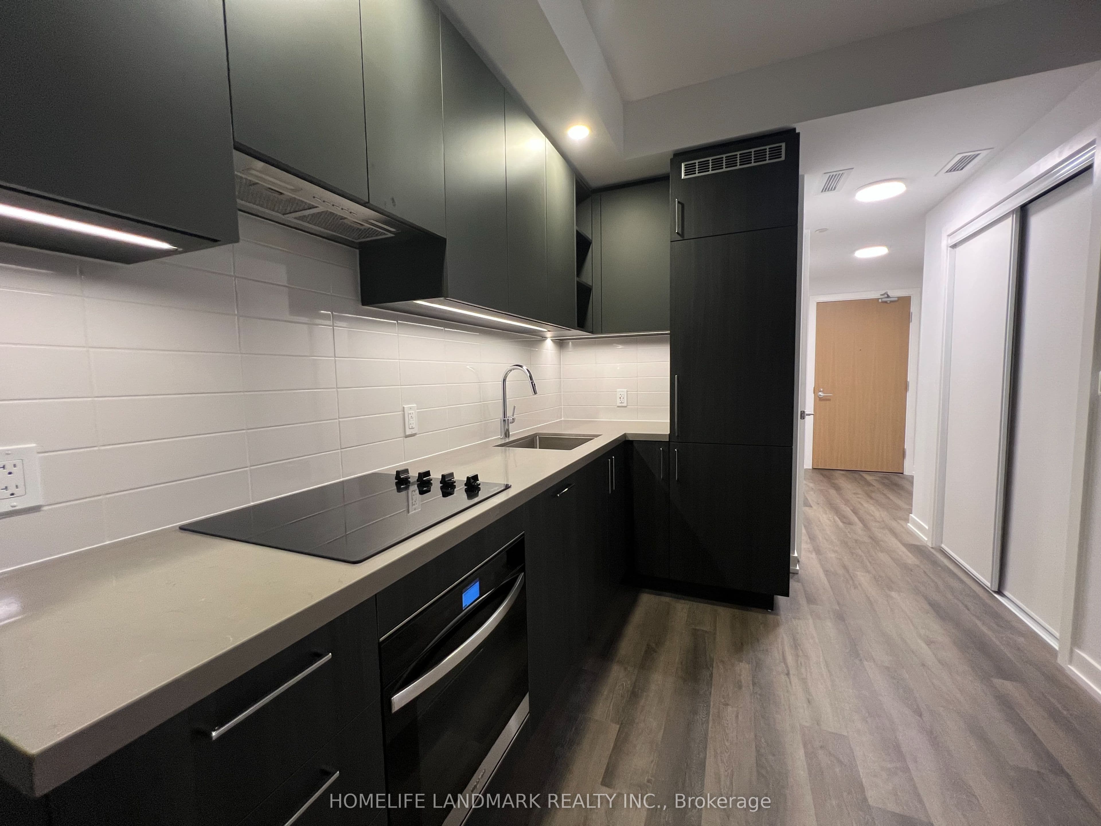 5 Meadowdale Road 1303, Vaughan, ON L4K 0C7