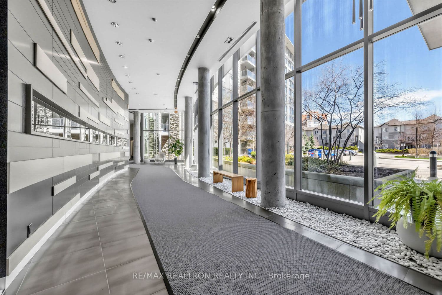 253 South Park Road Ph# 2, Markham, ON L3T 0B4