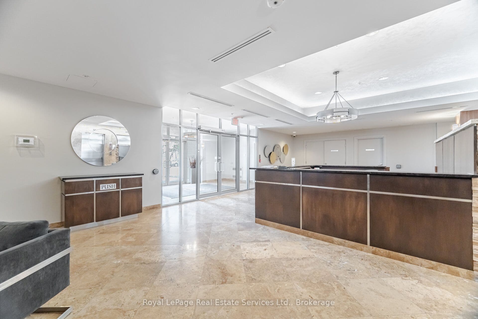 360 Pearl Street 303, Burlington, ON L7R 1E1