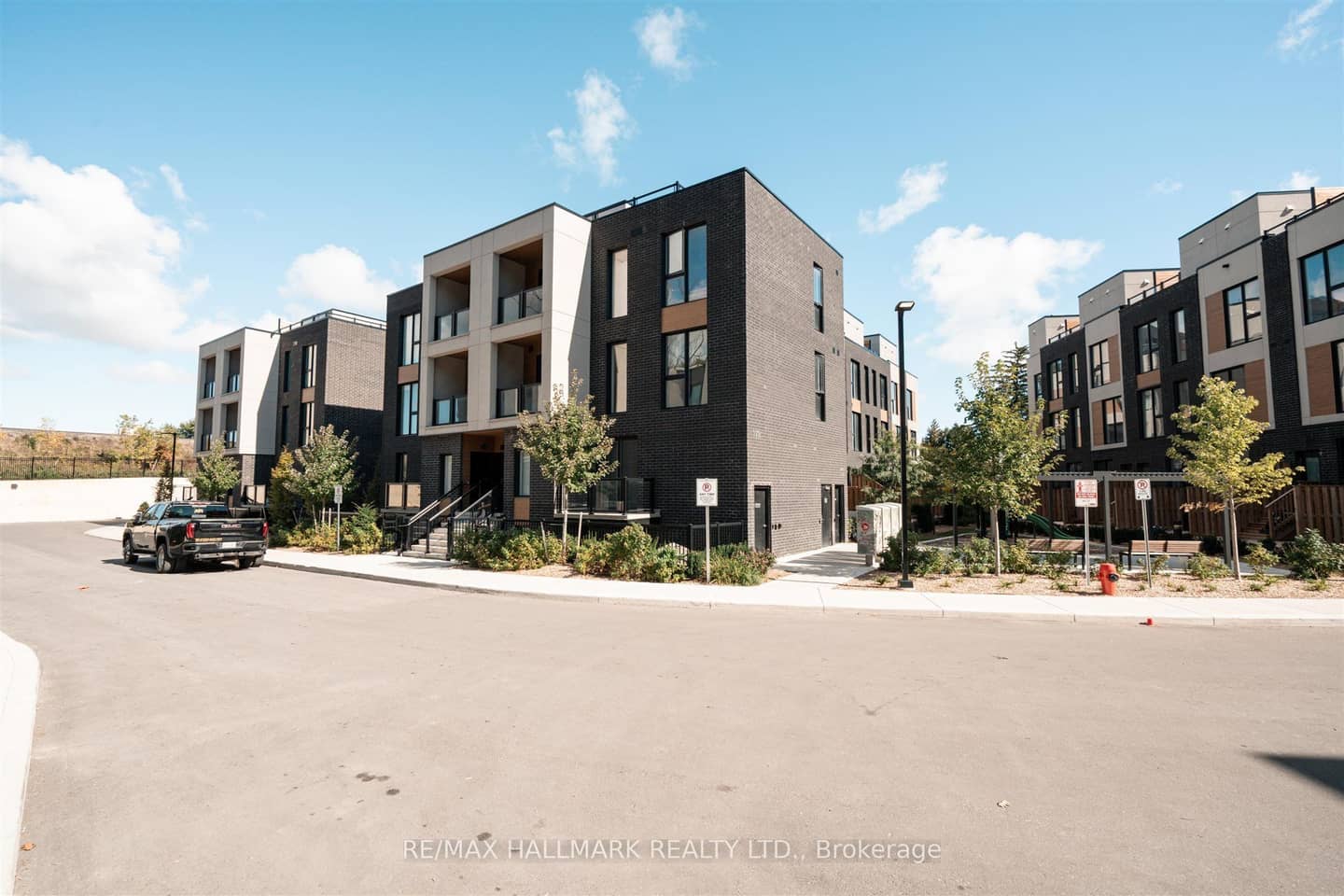 176 Clonmore Avenue 14, Toronto, ON M1N 1Y1