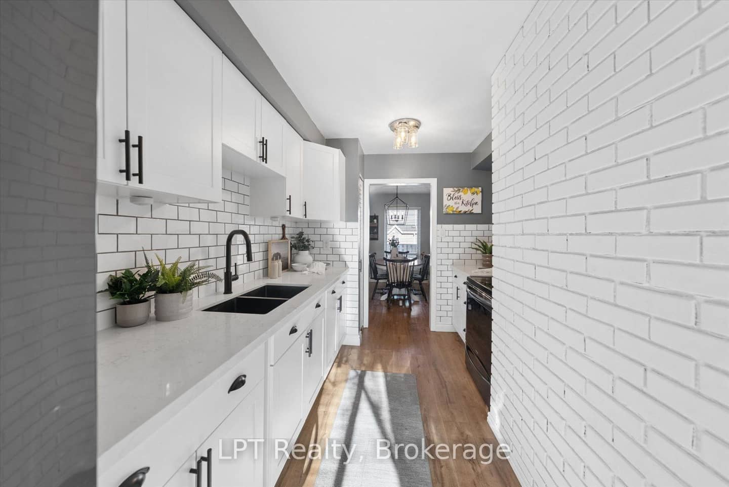 155 Glovers Road 25, Oshawa, ON L1G 7A4