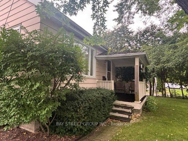 320 Stewart Street, Newmarket, ON L3Y 3M6