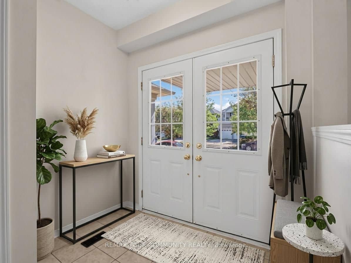265 Sprucewood Crescent, Clarington, ON L1C 0G6