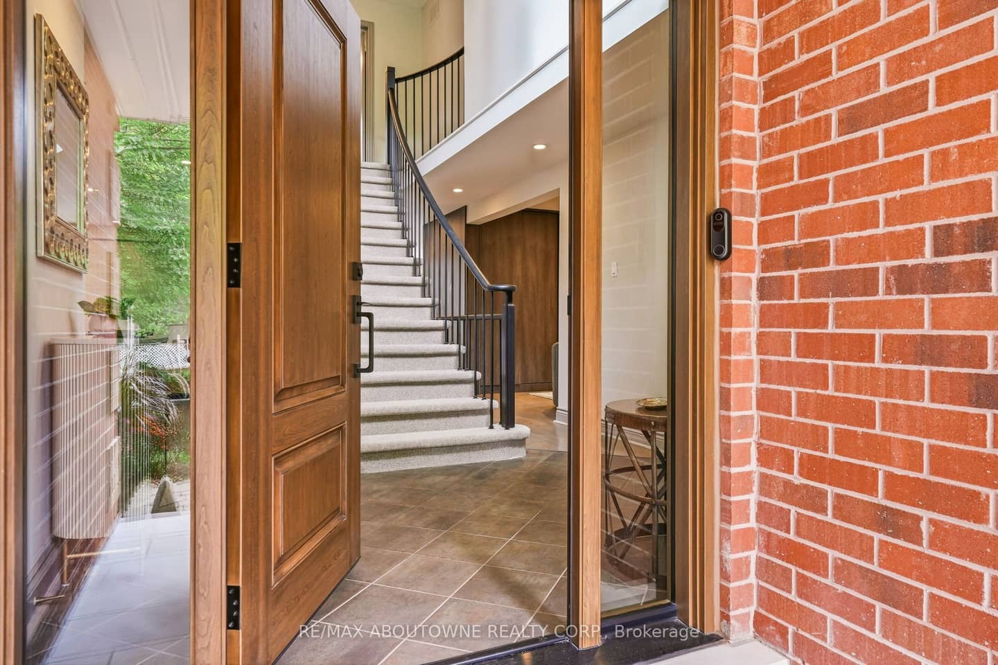 2747 Teak Crescent, Oakville, ON L6J 7M7