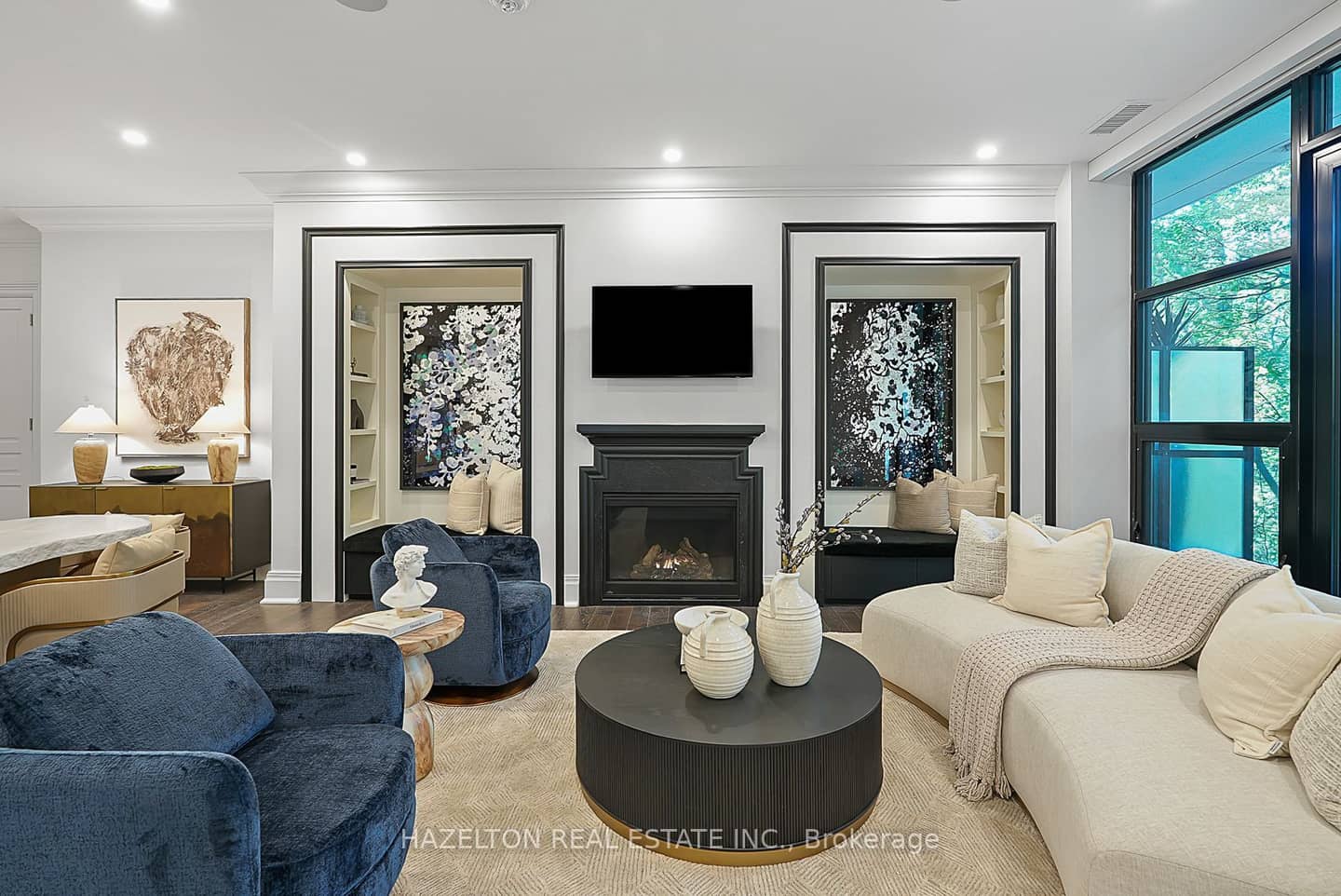 200 Russell Hill Road 303, Toronto, ON M4V 2T2