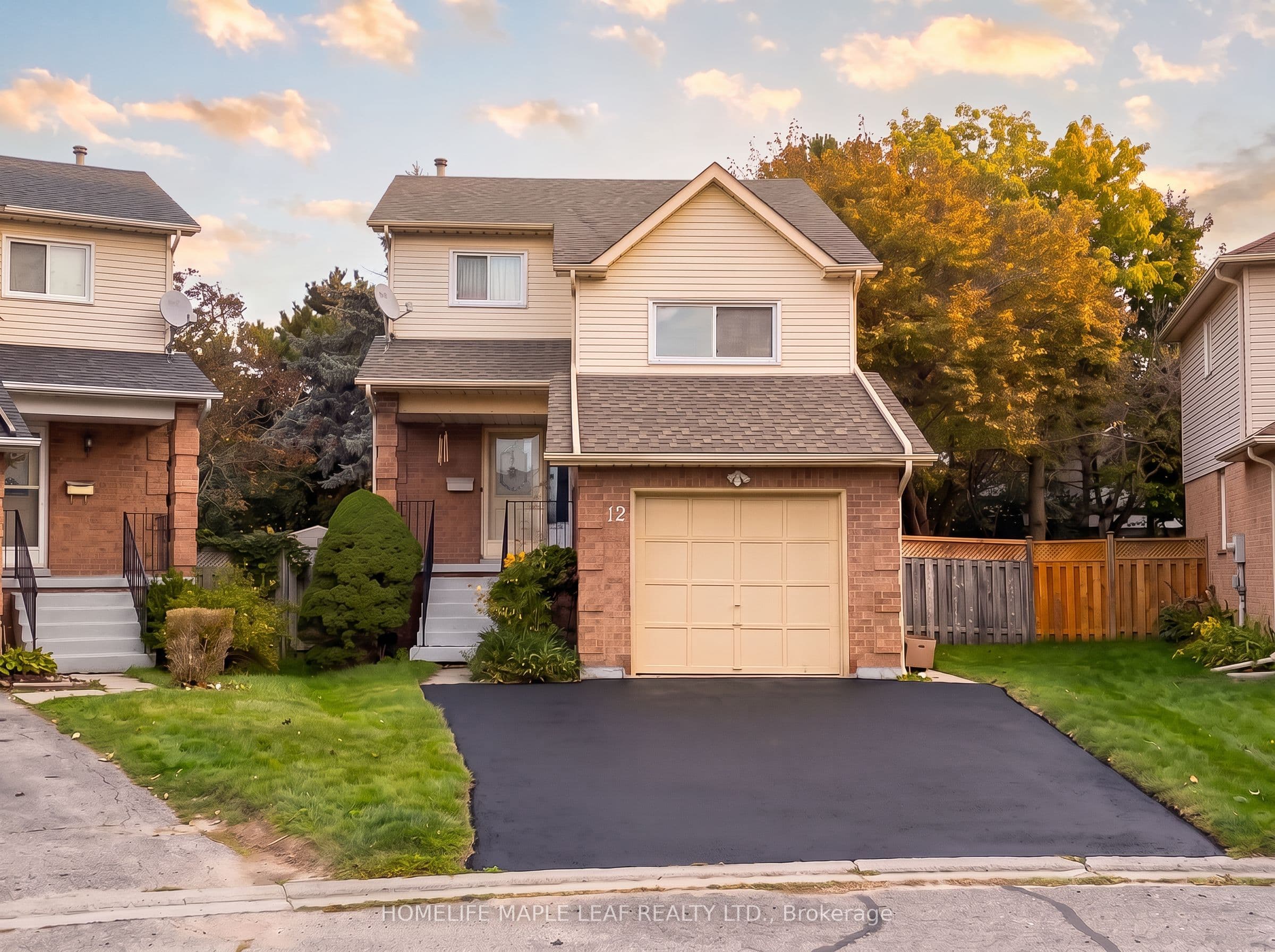 12 Giles Court, Whitby, ON L1N 8T5