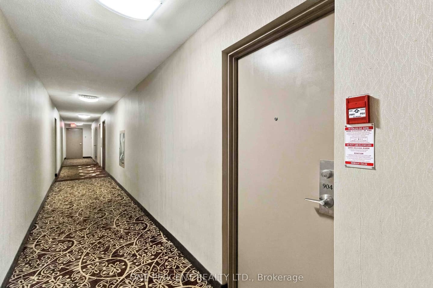 15 Elizabeth Street N 904, Mississauga, ON L5G 2Z3