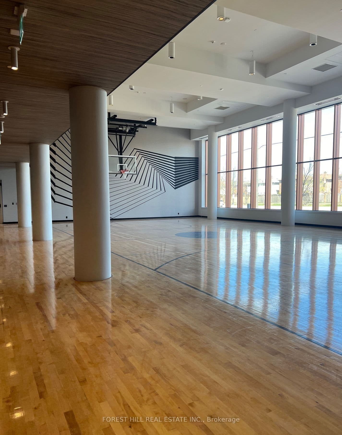 8 Beverley Glen Boulevard C904, Vaughan, ON L4J 0L5
